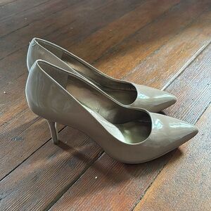 BCBG Paris nude heels size 7